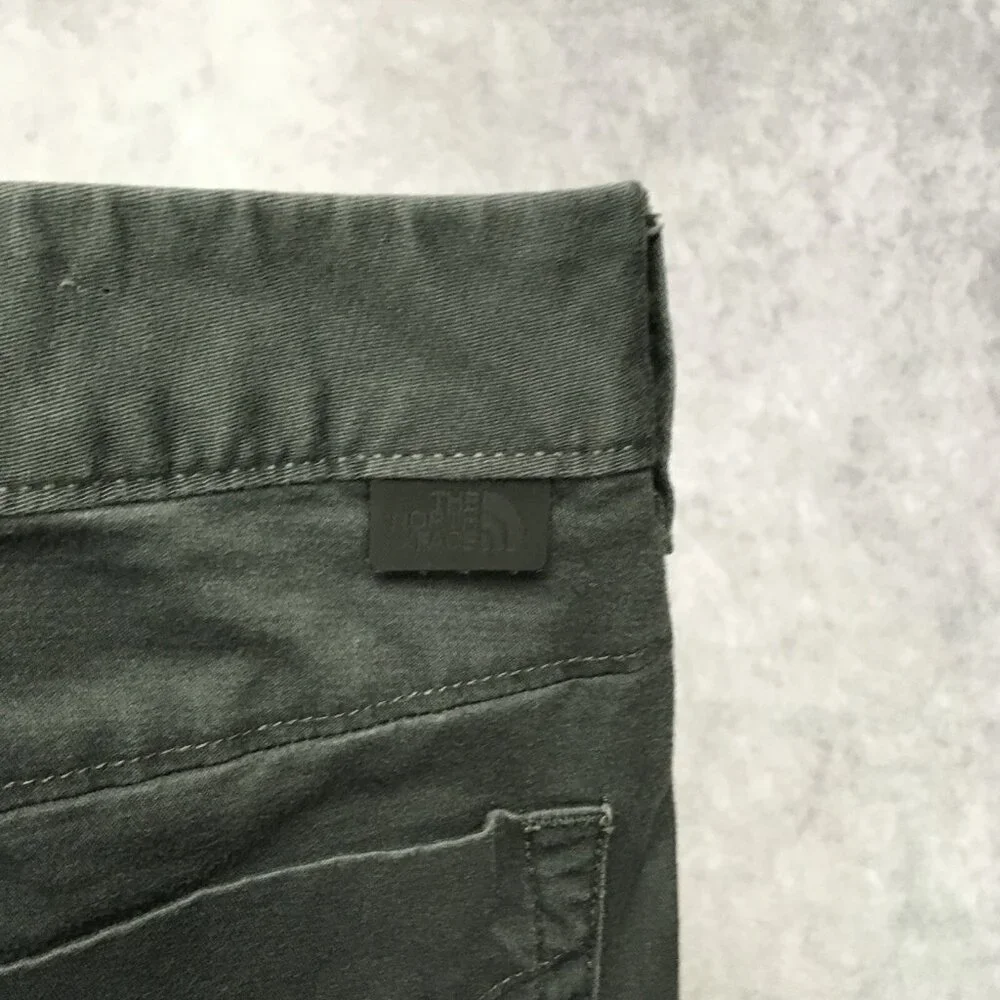 The North Face Mens Shorts‎ size 36 Dark Blue Flat Front Cotton Stretch Casual